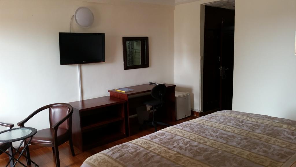 Zambezi Inn Hotel 科纳克里 客房 照片
