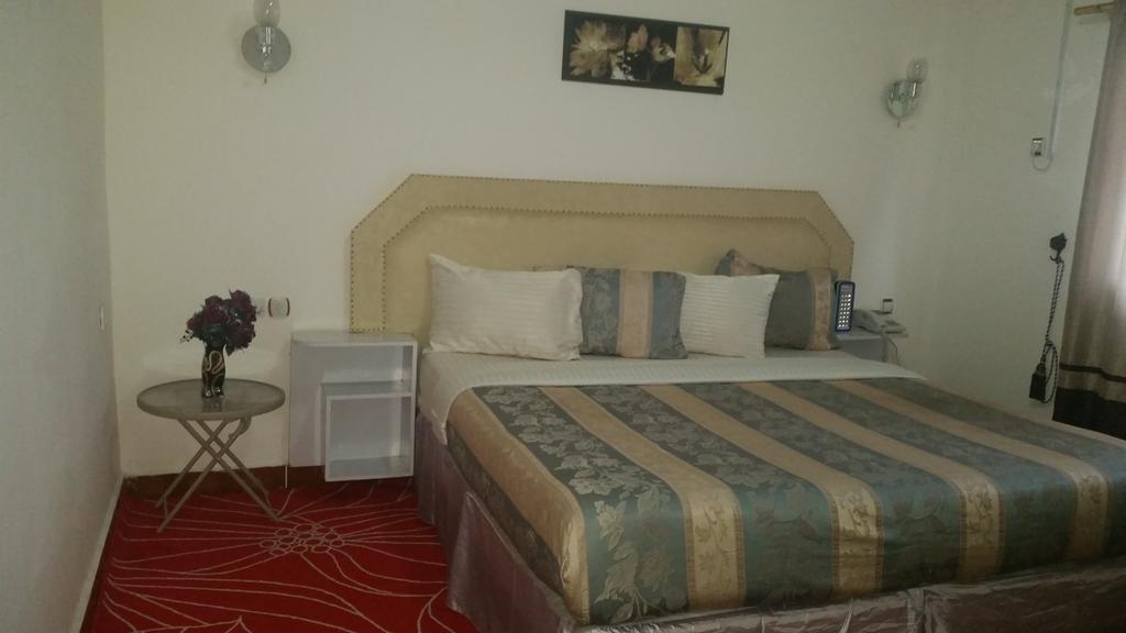 Zambezi Inn Hotel 科纳克里 外观 照片