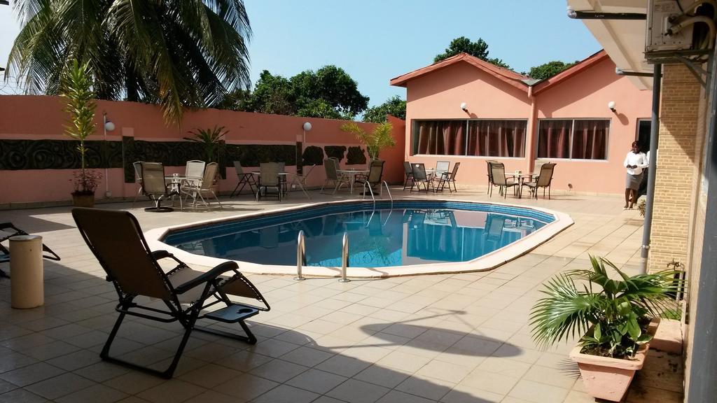 Zambezi Inn Hotel 科纳克里 外观 照片