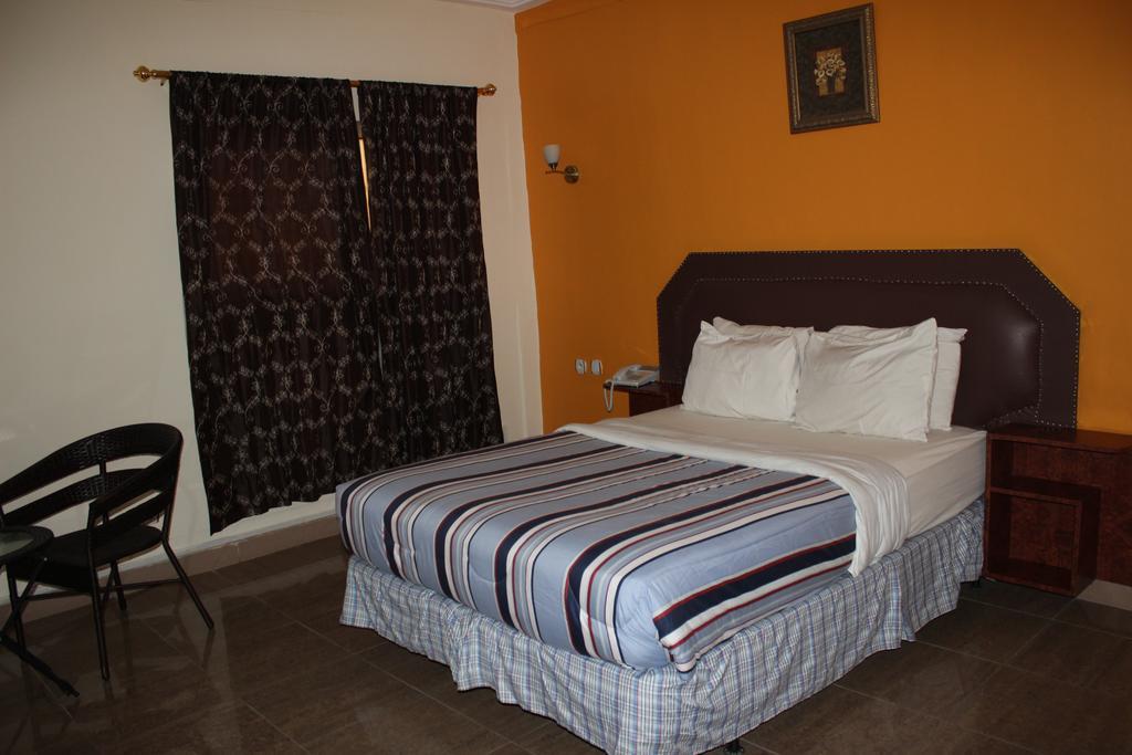 Zambezi Inn Hotel 科纳克里 外观 照片