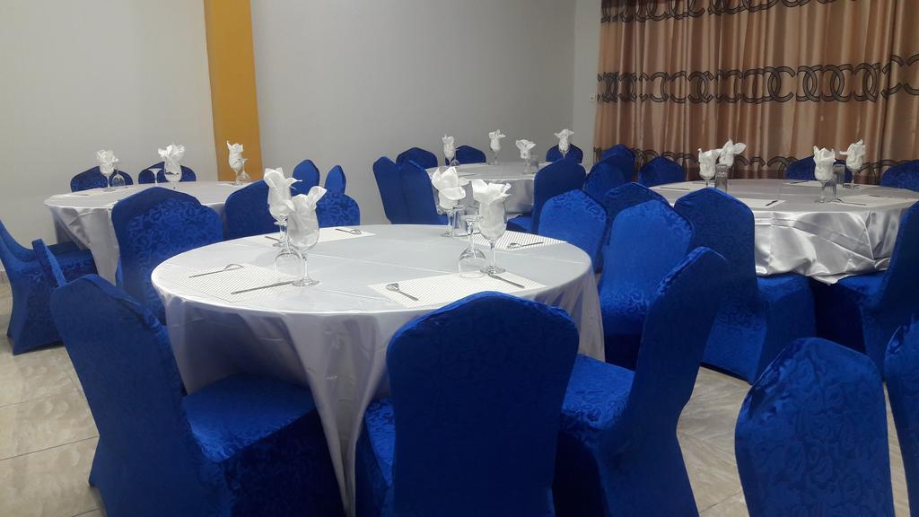 Zambezi Inn Hotel 科纳克里 外观 照片